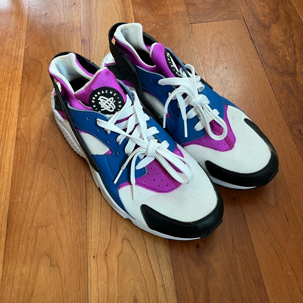 Nike Air Huarache Premium size 12